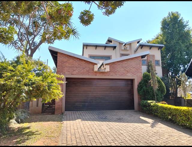 3 BEDROOM TOWNHOUSE FOR SALE IN CASHAN